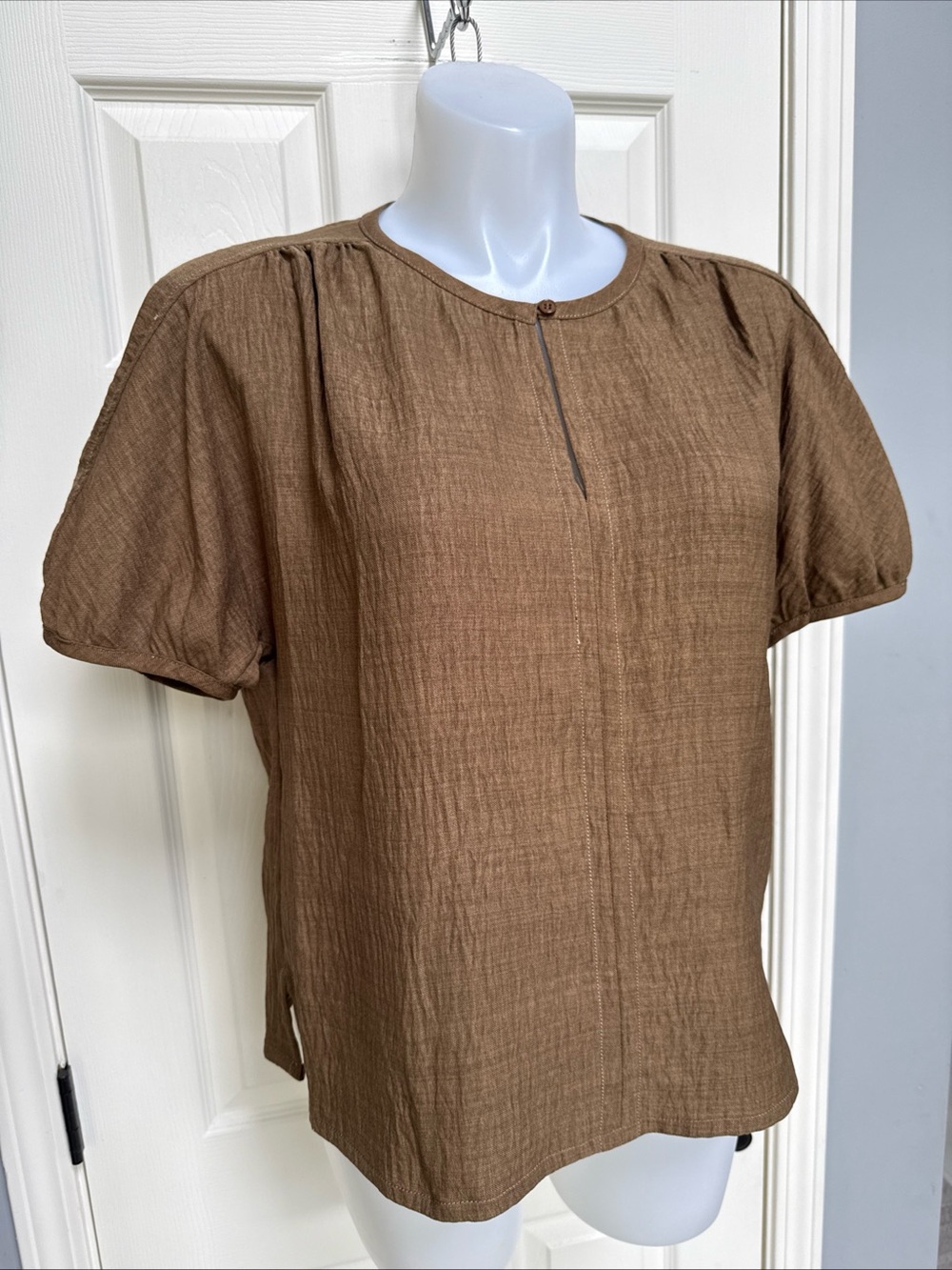 MAX STUDIO Bubble Short Puff Sleeve Women Boho Peasant Blouse Keyhole neck Sz M